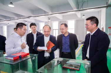 熱烈歡迎市委書(shū)記仲旭東蒞臨我司參觀指導(dǎo)！